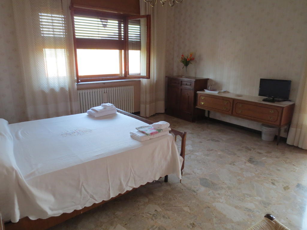לינה וארוחת בוקר Mombello Monferrato Casa Giordano חדר תמונה